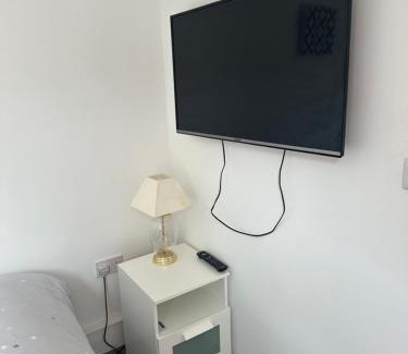 Brent House | Cosy Studio Near Wembley Stadium OVO