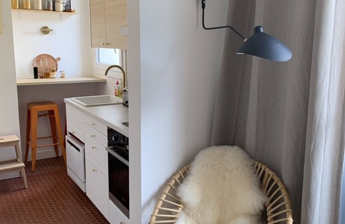 Hopital Saint-Louis Apartment | Cosy studio on the Canal St Martin