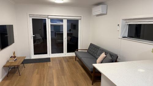 Khandallah Apartment | Cosy Studio Retreat