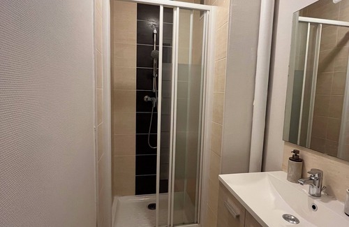 Leon Blum - Bon Coin Apartment | Cosy studio Villeurbanne - near metro Cusset - 15 min Part-Dieu