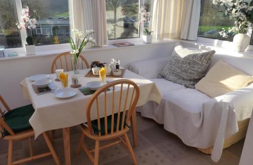 Battle Bed & Breakfast | Cosy Twin Room in Brecon