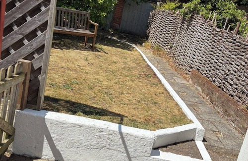 Martlesham Heath House | Cosy two bed cottage. Pet friendly!
