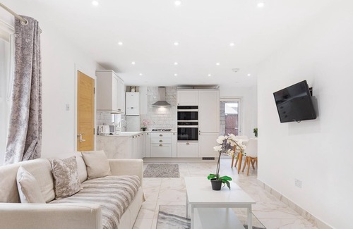 Kidlington House | Cosy Two Bedroom House in Central Kidlington