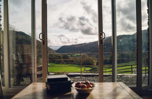 Beddgelert House | Cosy Underfloor Heated 17th Century Renovated Mill with Stunning Views - Ty Felin