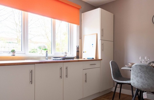 Livingston House | Cosy Up Dated House in Livingston