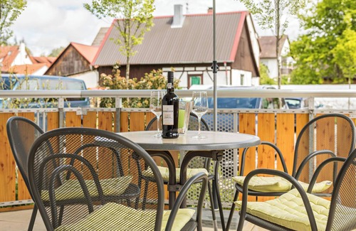 Neufrach Apartment | Cosy Vacation Apartment 2 on "Trostelhof" with Balcony