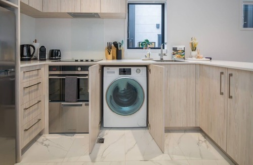 Lower Hutt House | Cosy Wellington Escape | Near Taita Train Station
