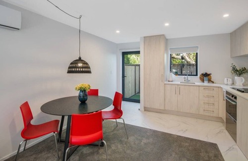 Lower Hutt House | Cosy Wellington Escape | Near Taita Train Station