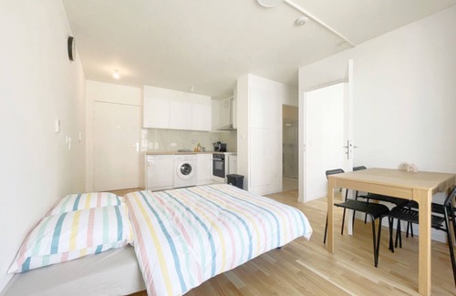 Asnieres-sur-Seine Apartment | Cosy, Wi-fi, Clean, Transport, Asnières, Neuf !