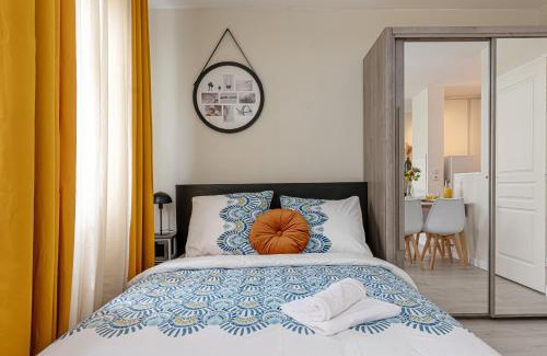 Aulnay-sous-Bois Apartment | COSYHOME - Studio Familial Confortable - Paris - CDG - Parking privé
