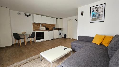 Bellevue Apartment | CosyNook - refait à neuf proche parc des expositions et aéroport CDG - Parking privé gratuit