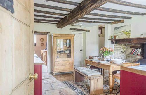 Ampney Crucis House | Cotswold Stone Cottage