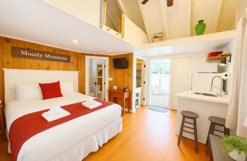Wolfeboro Apartment | Cottage 1-2 - 2 Bedroom/1 Bath End Unit