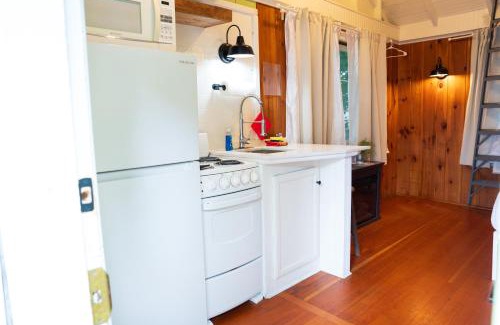 Wolfeboro Apartment | Cottage 1-2 - 2 Bedroom/1 Bath End Unit