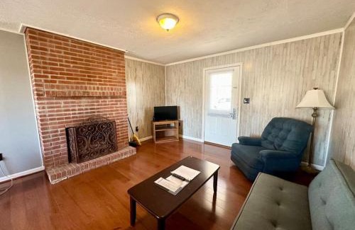 Nancy House | Cottage 12 Lees Ford Marina