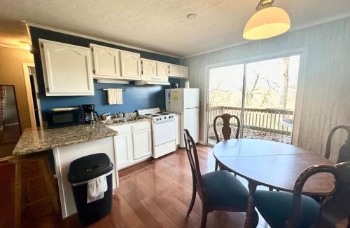 Nancy House | Cottage 12 Lees Ford Marina