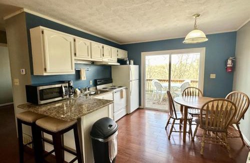Nancy House | Cottage 15- Lees Ford Marina