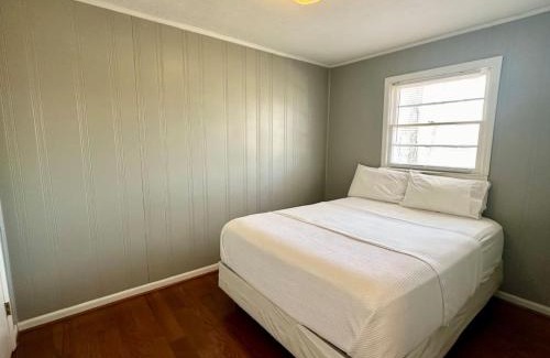 Nancy House | Cottage 15- Lees Ford Marina
