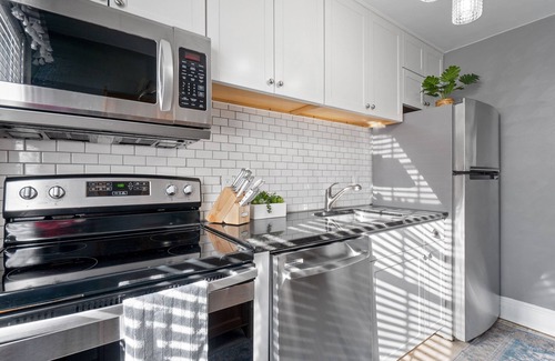 Northeast Virginia Beach House | Cottage 2 Blocks to Virginia Beach Oceanfront IV
