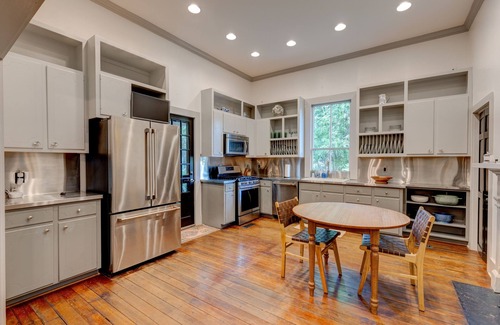 Thomasville House | Cottage 229 - Downtown Historic Thomasville Getaway
