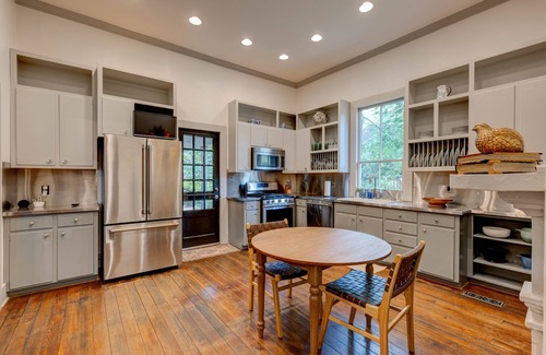 Thomasville House | Cottage 229 - Downtown Historic Thomasville Getaway