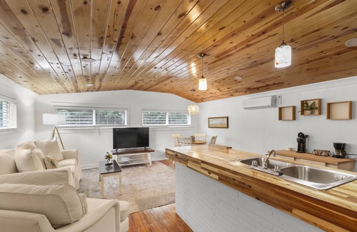 Fairhope House | Cottage 3 - Back Bay Bungalow