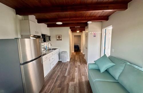 Tavares House | Cottage 31, Hibiscus Hut - Dora Canal Court - a downtown, waterfront community