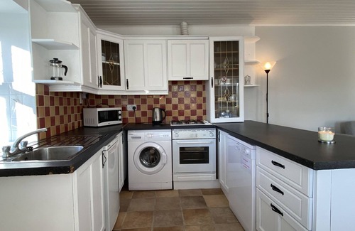 Ballyconneely Cottage | Cottage 433 - Ballyconneely - sleeps 2 guests in 1 bedroom