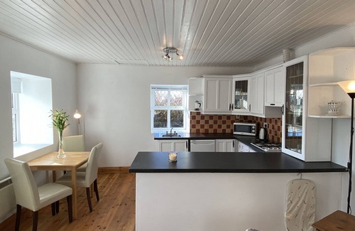 Ballyconneely Cottage | Cottage 433 - Ballyconneely - sleeps 2 guests in 1 bedroom
