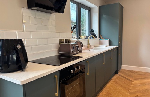 Clifden Cottage | Cottage 482 - Clifden - sleeps 6 guests in 3 bedrooms