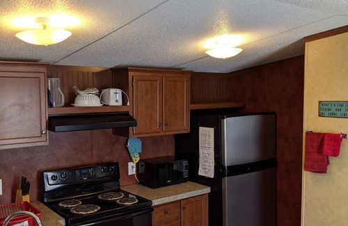 Benton Cottage | Cottage #8 King Creek Resort & Marina