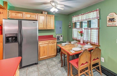 North Creek Cottage | Cottage < 8 Mi to Gore Mountain in Bakers Mill!