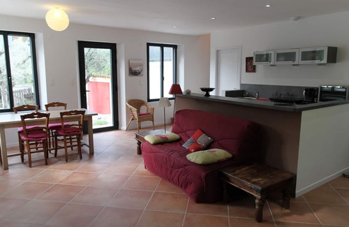 Nyons House | Cottage 8 people quiet not overlooked in the city center with heated pool