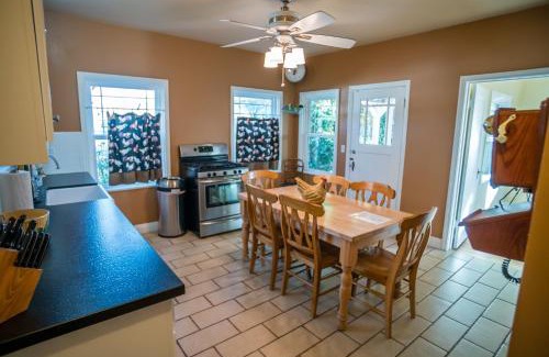 Paso Robles House | Cottage at Capitol Hill