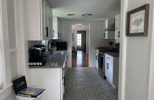 Greensboro Cottage | Cottage at Lake Jeanette - 2 min from Greensboro Science Center