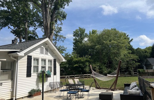 Greensboro Cottage | Cottage at Lake Jeanette - 2 min from Greensboro Science Center