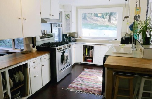 Trumansburg House | Cottage at Taughannock: State Park, Cayuga Lake, Ithaca, & Cornell
