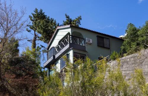 Atami Apartment | Cottage Atami-Momoyama-Town コテージ熱海桃山町