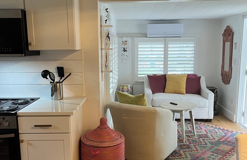 Old Naples Cottage | Cottage B - 2 Blocks to the Beach, 5th Street and 3rd Ave. South