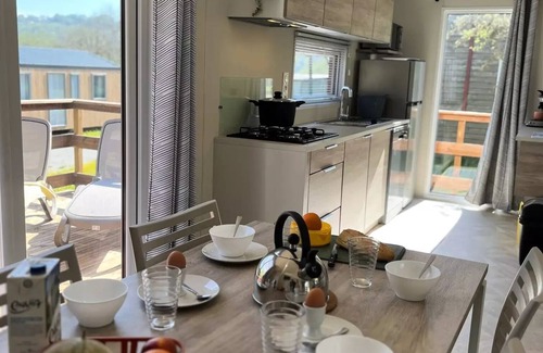 Daglan House | Cottage BAHIA (4 pers) 2 bedrooms-TV-Air-conditioning-Dishwasher-Covered terrace with bench for 4 persons