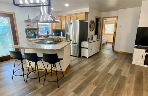 Shawano House | Cottage by the Beach 2