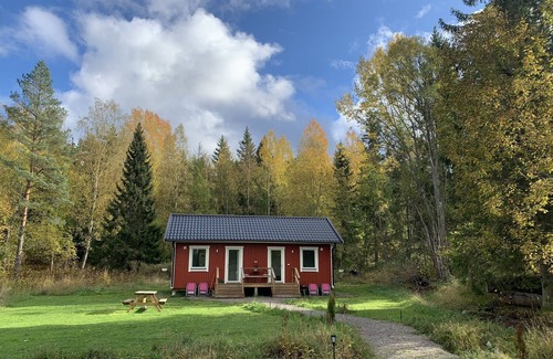 Norrtalje Municipality Cottage | Cottage by the lake