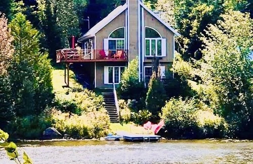 Saint-Faustin-Lac-Carre Ski Chalet | Cottage Le Colibri Waterfront # 151620