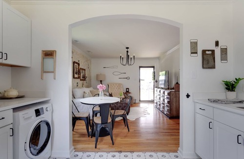 Southwest Raleigh Condo | Cottage Charmer-Walkable/Bars/Restaurants/Pets ok
