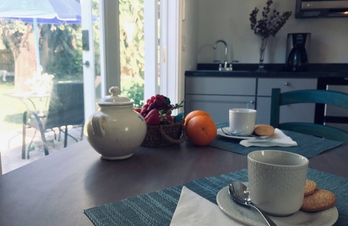 Lake Worth Apartment | COTTAGE CLOSE TO BEACH AND BRYANT PARK