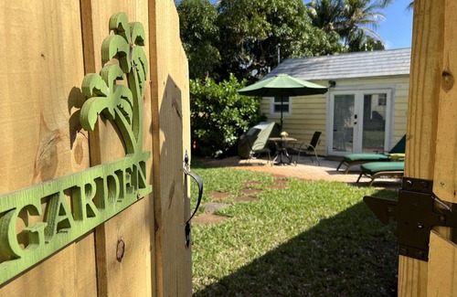 Lake Worth Apartment | COTTAGE CLOSE TO BEACH AND BRYANT PARK