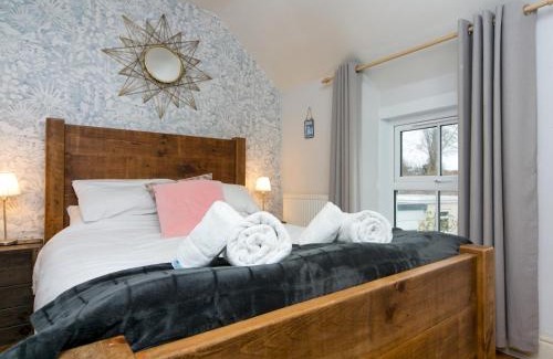 Penmon House | Cottage close To Coastal Path & Puffin Island Pass the Keys