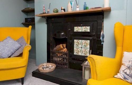 Penmon House | Cottage close To Coastal Path & Puffin Island Pass the Keys