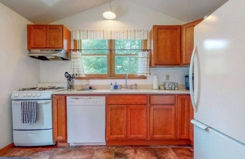 Saugerties House | Cottage close to Hunter Mountain & Woodstock