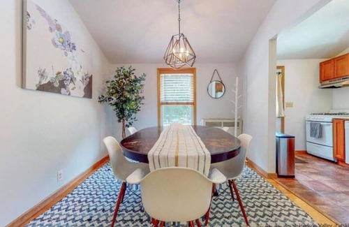 Saugerties House | Cottage close to Hunter Mountain & Woodstock